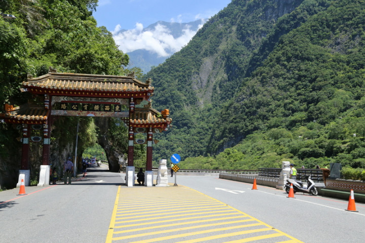 花蓮4條「台灣好行」聯合套票11日開賣，搭乘「台灣好行」4條路線，可遊覽的景點包括太魯閣國家公園等多達20處。