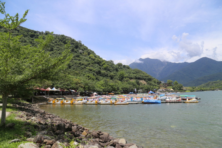 花蓮4條「台灣好行」聯合套票11日開賣，串聯「縱谷花蓮線」、「洄瀾東海岸線」、「玉長豐濱線」及「太魯閣線」，可遊覽鯉魚潭等知名景點。