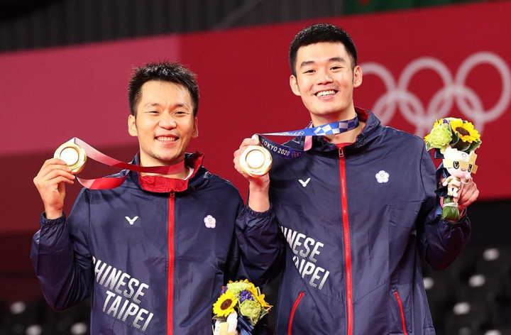 羽球男子雙打李洋(左)王齊麟(右)金牌頒獎照