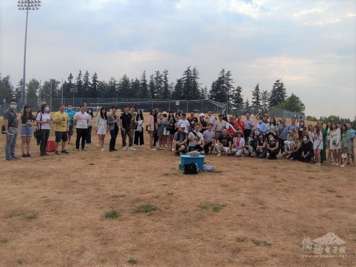 溫哥華珍珠奶茶派對號召近百位青年、志工們參加，共同謀劃如何舉辦好活動。