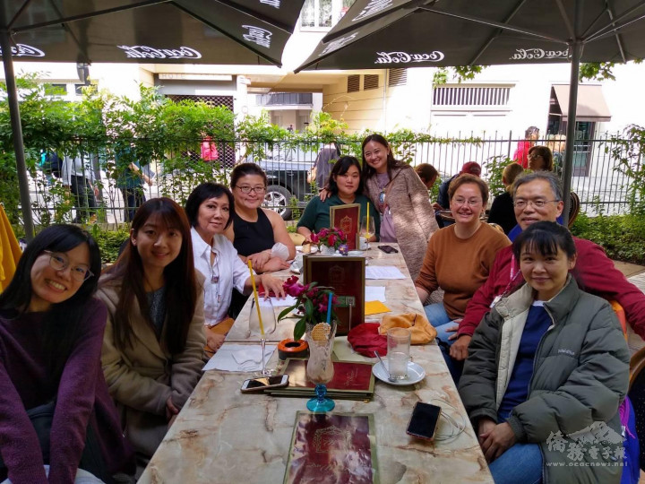 柏林臺協於波茨坦路易森廣場飯店餐廳聚會