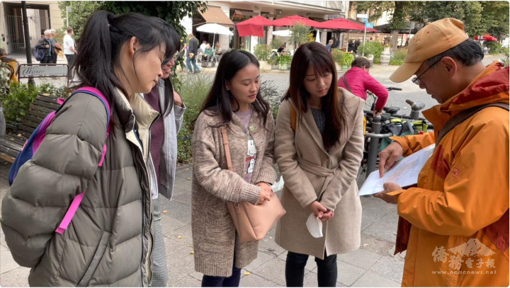 具備專業導覽員身份的會長王振烽為大家說明地理位置