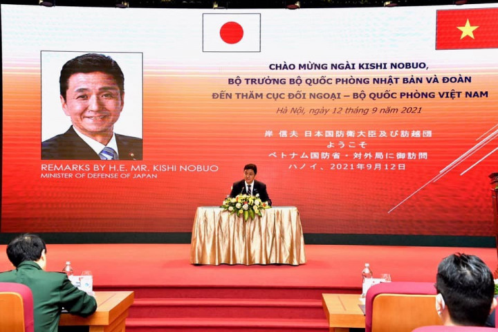 日本防衛大臣岸信夫12日在越南國防部發表演說時表示，台灣海峽的和平與穩定對區域和國際社會而言很重要。（圖取自facebook.com/mod.japn）