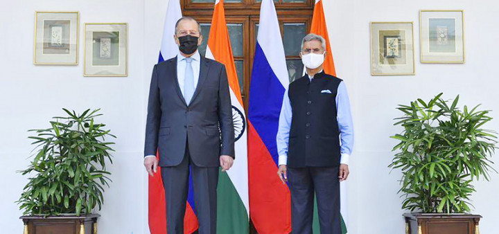 印度屢邀俄羅斯加入印太戰略。圖為印度外交部長蘇杰生（右）今年4月6日在新德里與俄羅斯外長拉夫羅夫（左）舉行雙邊會談。圖：印度外交部提供