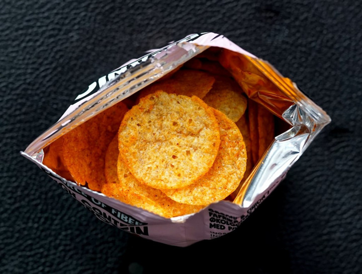 衛福部食藥署15日預告，未來將氮氣納入食品添加物管理，明訂食品包裝用氮氣純度須達99%以上