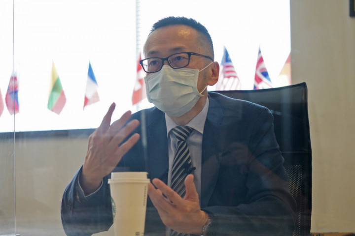 裕利醫藥總經理周志鴻表示，「台灣還沒有封城準備前，我們就提出各項緊急應變計畫」。