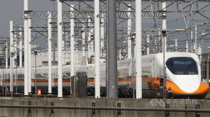 Premier backs further high speed rail extension in Pingtung