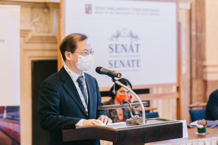 國發會主委龔明鑫感謝捷克各界對台灣的友好及支持，未來可就民主、對抗疫情、供應鏈等共同合作強化韌性。（國發會提供）