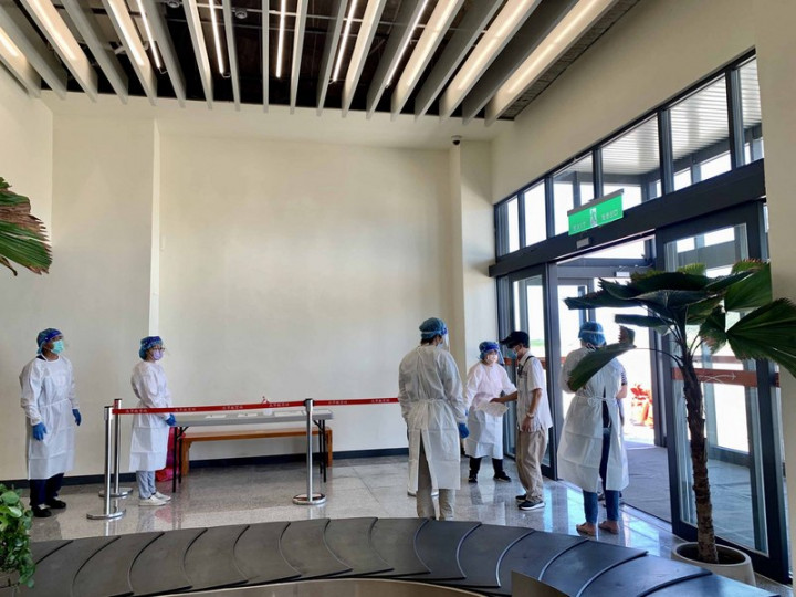 因應COVID-19疫情趨緩，連江縣鬆綁入境快篩措施，5日起入境馬祖，疫苗接種1劑滿14天可免快篩，以及持3日內篩檢陰性報告者免篩。