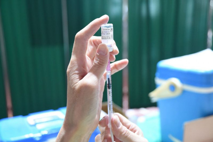 台灣在9月底接種破千萬劑，疫苗涵蓋率逼近6成，並以10月底達到7成為目標。