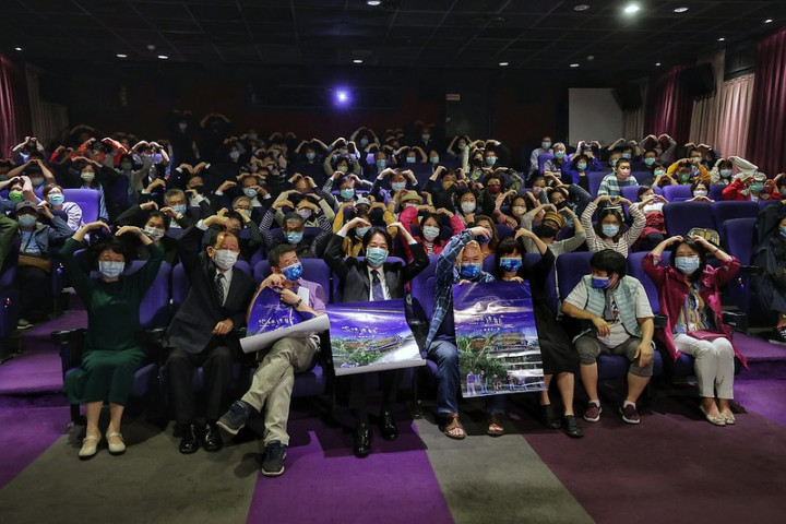 賴清德副總統26日下午觀賞《地球迷航》紀錄片特映會