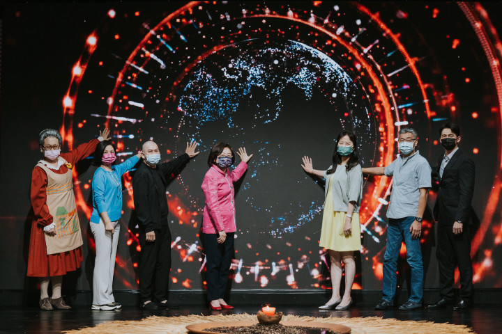 開播記者會，導演蔡明亮、主持人趙自強、演員楊貴媚、溫昇豪等不同領域代表皆出席祝賀  (圖片來源：公視提供)