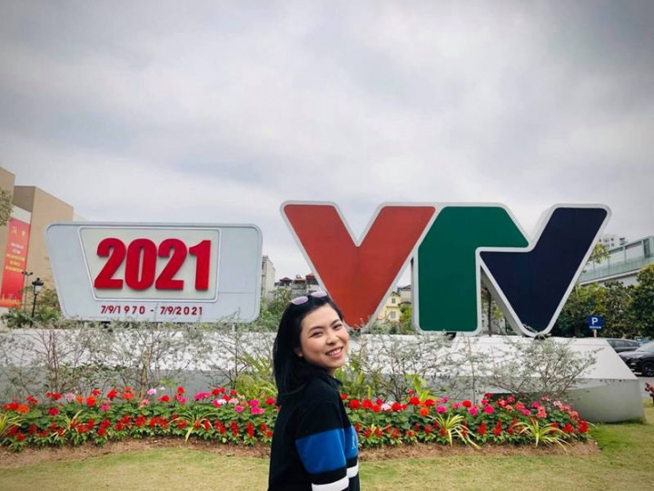 黎雲臺妝為了赴台一圓留學夢，離開了任職8年多的越南電視台（VTV）。她說，告別熟悉的工作是個艱難的決定，但「人生就是不斷選擇然後向前」。（黎雲臺妝提供）