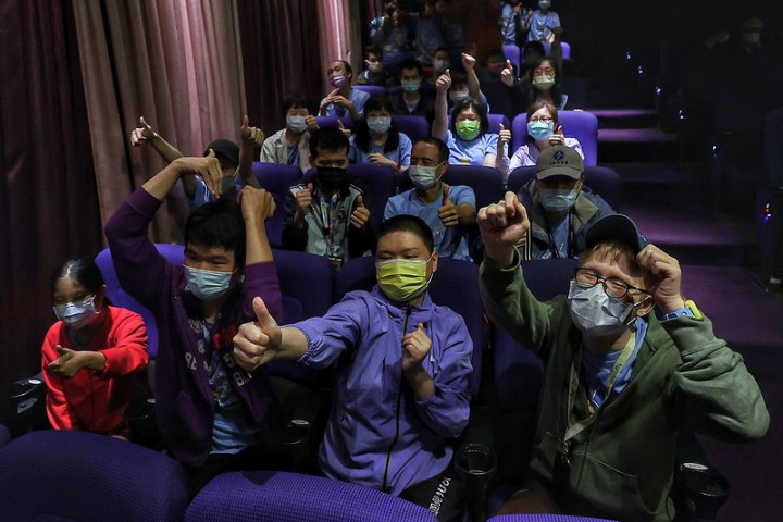 副總統今日包場《地球迷航》紀錄片特映會，邀請財團法人中華民國自閉症基金會、財團法人台北市自閉兒社會福利基金會學員、家長及社工等約百人一同觀影
