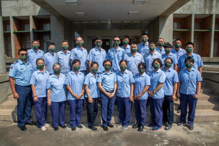 軍備局209廠傘具製配所展現國防自主能量。