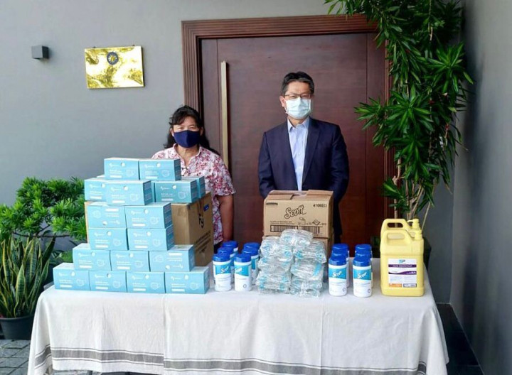 駐汶萊代表處聯合汶萊台灣商會捐贈汶萊華校防疫物資，共同防疫及善盡社會責任