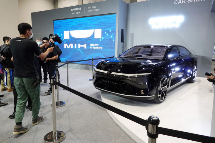 鴻海參與推動的MIH電動車平台聯盟，20日推出Open EV Platform軟體平台，並宣布與安謀（Arm）、微軟（Microsoft）和趨勢科技結盟。