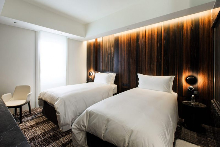 交通部觀光局長張錫聰表示，防疫旅館補助將延長至明年6月底。