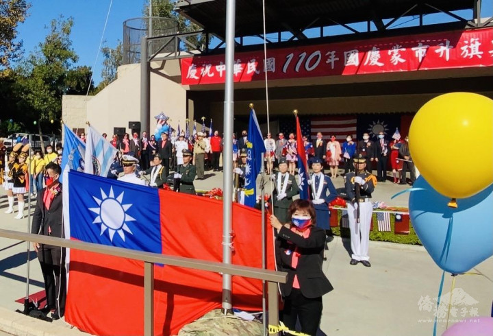 南加州僑界於蒙特利公園市巴恩斯公園舉辦慶祝 中華民國110年國慶升旗典禮