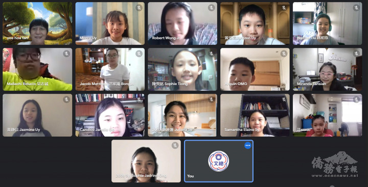 李如好〈第1排左1〉為菲華文總第4期免費線上閩南語會話班初級二班學員上課