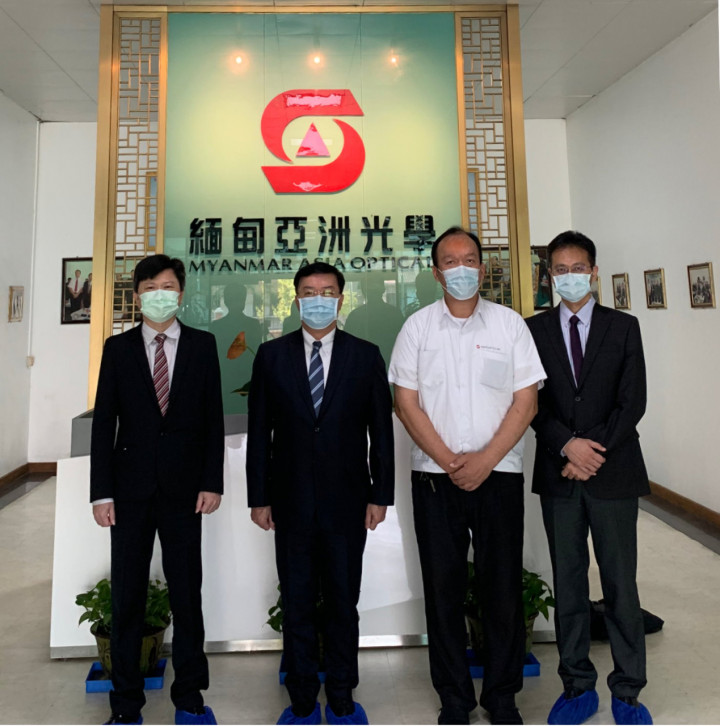 李朝成大使(左2)與陳漢榮副總(右2)等合影