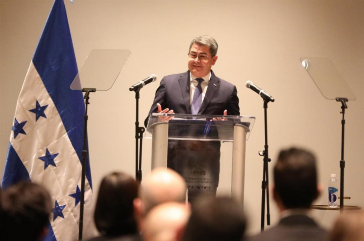 Honduras President Juan Orlando Hernandez. Image source: facebook.com/juanorlandoh