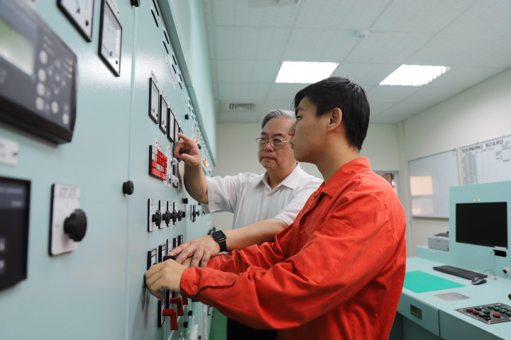 教育家部落格人物典範 第一位師鐸獎海事教育者俞克維：只有懂船的才能管船，長榮、陽明、萬海都有我的學生