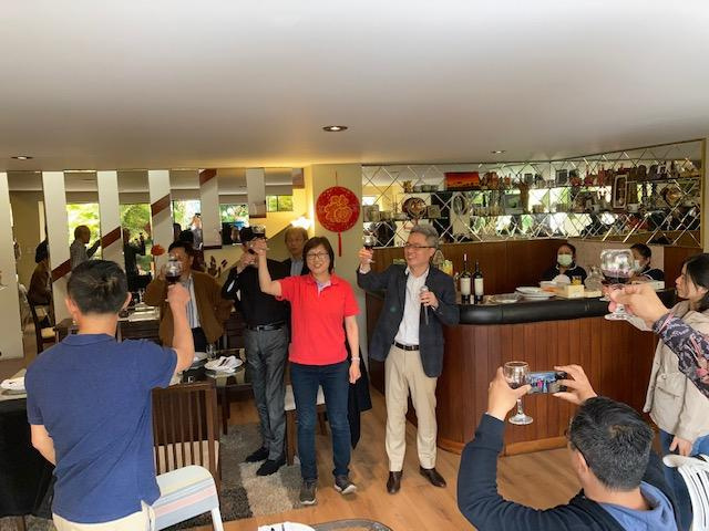 李代表岳融偕同仁與旅秘魯台僑烤肉聯歡