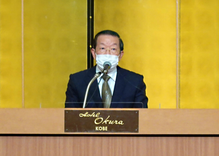 駐日代表謝長廷12日在台日交流高峰會致詞時說，兵庫縣及神戶市議會去年3月率先通過支持台灣以觀察員身分參加世界衛生組織（WHO）決議案後，日本其他地方議會跟進，共47個都道府縣當中有37個議會陸續通過相關決議案，參議院今年6月通過決議，是史上首度。