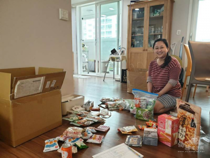 「臺灣人妻在韓協會」林晏靖會長準備獎品(台灣食品)
