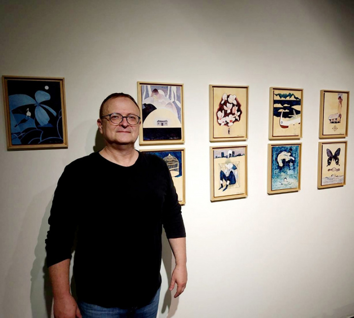 長期居住台灣的捷克插畫家湯瑪士．瑞杰可擅於繪本插畫，應屏東縣政府之邀在屏東美術館舉辦個展，帶領民眾從作品看見他在台灣的層層故事。（屏東縣政府提供）