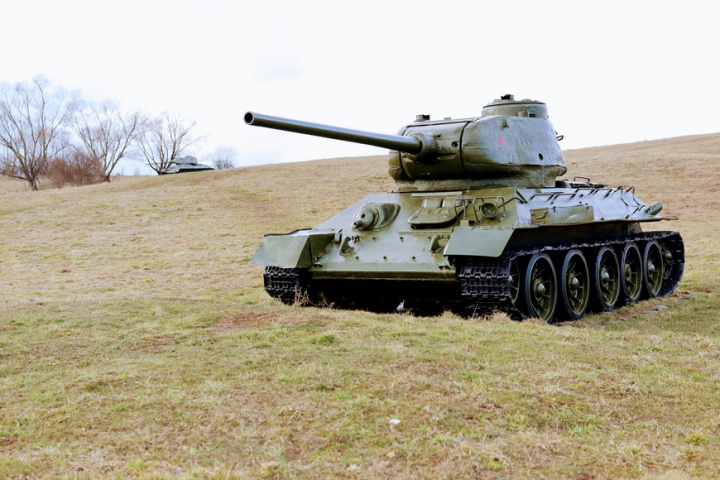 Fitting of 105-mm armored vehicle assault guns to start next month