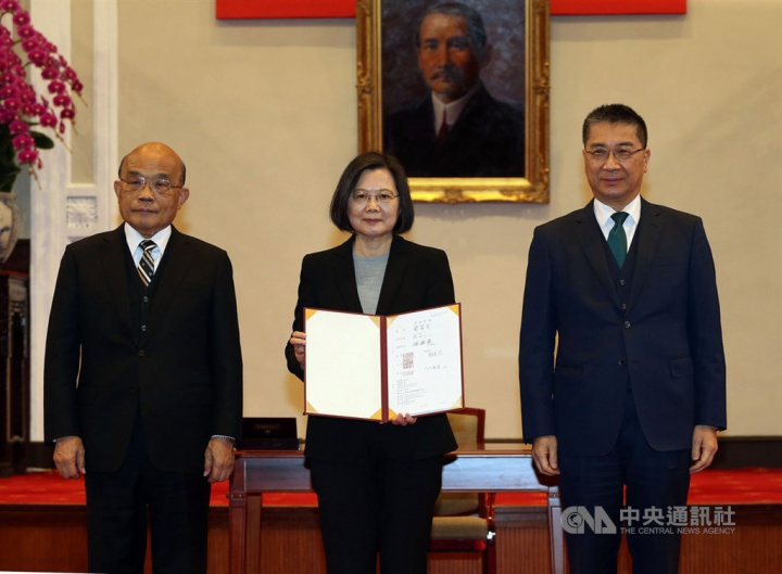 From left: Premier Su Tseng-chang, President Tsai Ing-wen and Minister of the Interior Hsu Kuo-yung. CNA photo Dec. 1, 2021