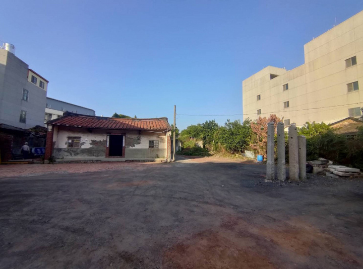 台南市文化資產管理處25日宣布，台南市新增3處文化資產，其中包含麻豆區「麻豆郭舉人宅」。調查顯示，這座建築可能興建於清領乾隆年間，建材多自福建運來，匠師也來自中國。（台南市文資處提供）