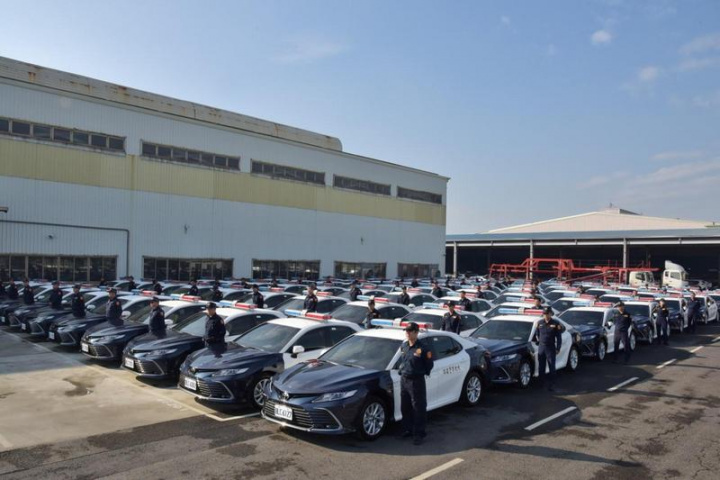 高雄市接受中央補助汰換警用汽車，2020年至2021年共購置391輛新巡邏車及偵防車，已於11月底完成驗收。（高雄市警察局提供）