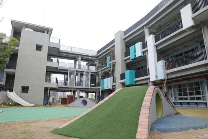 台南市安南區九份子國民中小學25日落成啟用，這是台南市第一所國民中小學，也是兼具多元教學空間的永續生態校園。（台南市政府提供）