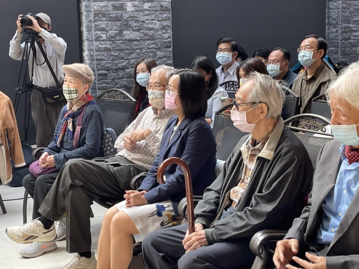 改編自李喬原著 讀劇《阿爸个新被》