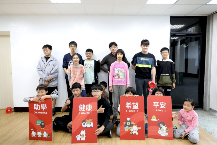 世界展望會籲民眾捐款，「紅包傳愛」。(世界展望會提供)