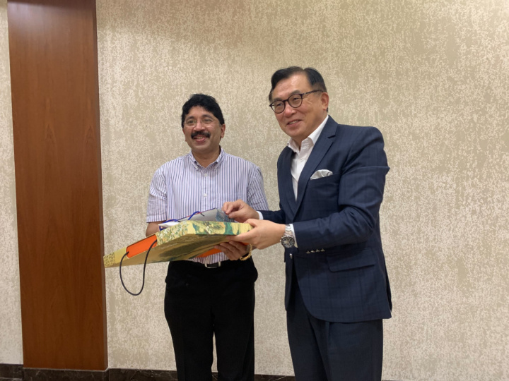 駐清奈辦事處王處長北平晤見印度國會議員Maran, Thiru Dayanidhi。