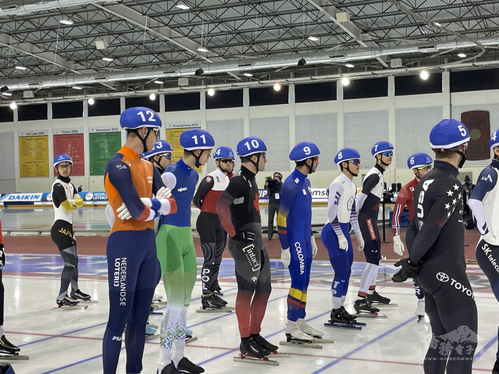 選手在預備區準備參賽