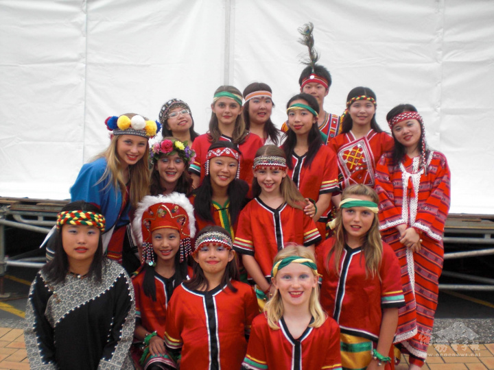 在主流文化活動演出