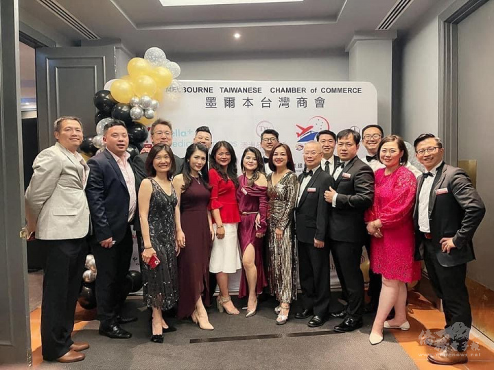 臺商會理監事合影