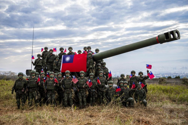 陸軍砲兵第58指揮部的官兵，用行動展現國軍效忠國家、保護人民之堅定信念。（58砲指部提供）