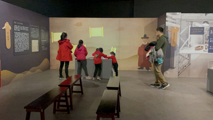 金門縣文化局規劃「蔡復一畫像前世今生典藏展」，即日起在文化園區金門歷史民俗博物館，分5單元常態展出，以不同主題呈現「蔡復一畫像」的歷史定位；現場並安排親子互動。