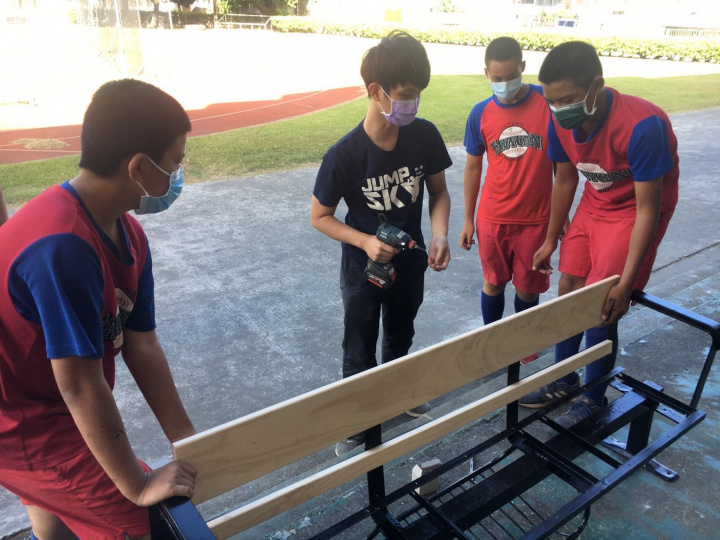 桃源國中拆解課桌椅改建為戶外長椅