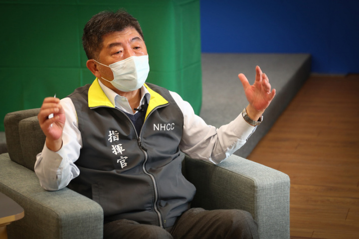 在中央流行疫情指揮中心成立2週年的前幾天，承擔指揮官重任的陳時中接受中央社專訪，吐露對抗本土疫情的心聲。他說，從2021年「驚濤駭浪」的疫情中學習到第一時間醫療救護應變計畫、集中檢疫所設置、輕重症分流等措施，他相信台灣再遇到疫情時，一定可以做得更好。