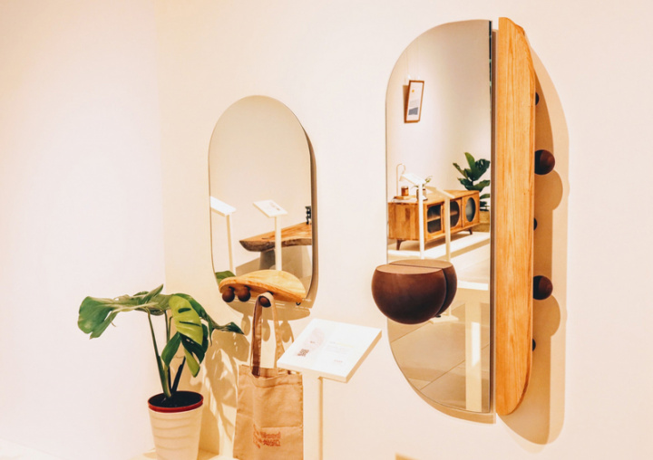 台北科技大學家具木工產學訓專班舉行成果展，學生作品Fern，將蕨類植物花語「誠實」和玄關鏡結合，透過意象化的蕨類元素為玄關空間增添一絲生氣。（北科大提供）