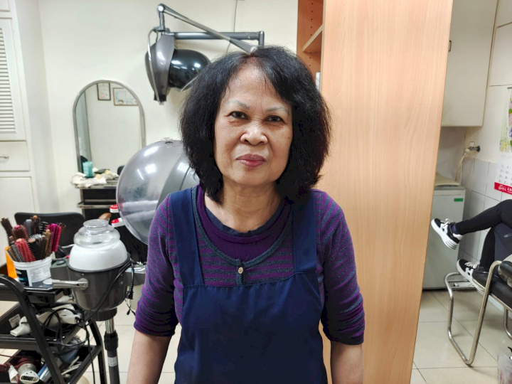 徐秀治在立法院女子美容院服務48年，替無數女立委洗過頭，做過造型。