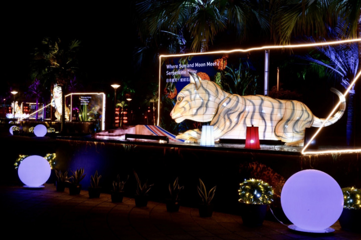 花蓮縣政府即日起在花蓮市太平洋公園南濱段、壽豐鄉鯉魚潭風景區同步舉辦太平洋燈會，其中太平洋公園主燈區有「福星高照」虎年主燈及8個展區。（花蓮縣政府提供）