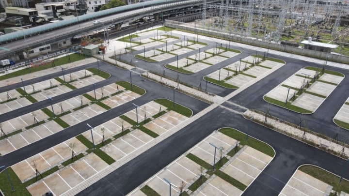 新竹市長林智堅11日透過新聞稿宣布，慈雲路停車場工程進度已達9成，預計1月28日啟用。（新竹市政府提供）